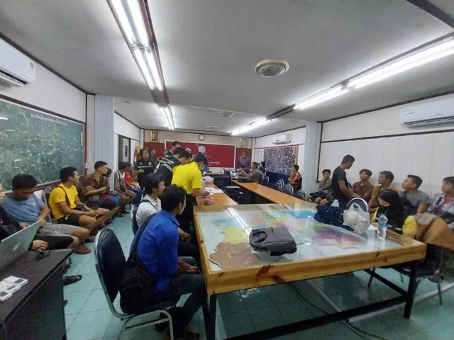 ဖြစ်စဉ်ကို မေးမြန်းနေတဲ့ ထိုင်းရဲတပ်ဖွဲ့