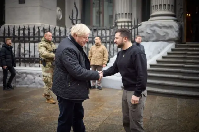Boris Johnson iyo Volodymyr Zelenskyy