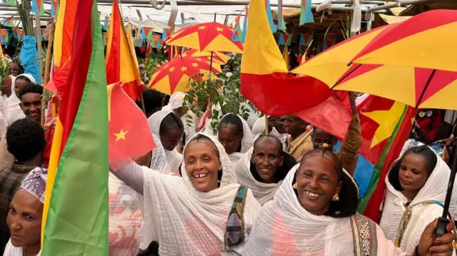 ኣብቲ ምርኻባት ሰባት ሓጐሶም ክገልጹ ይርኣዩ