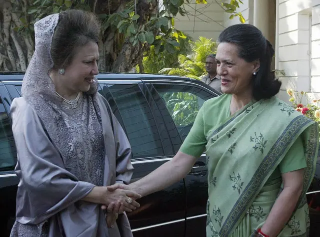 ভারতে কংগ্রেস নেত্রী সোনিয়া গান্ধীর সঙ্গে দিল্লিতে প্রধানমন্ত্রী খালেদা জিয়ার সৌজন্য সাক্ষাৎ, ২০০৬