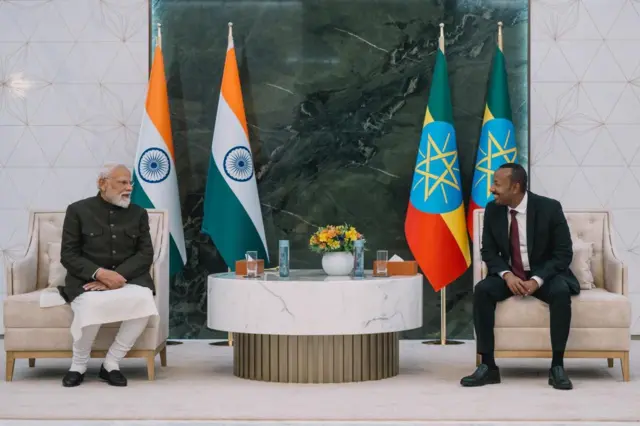 የሕንዱ ጠቅላይ ሚኒስትር ናሬንድራ ሞዲ ከጠቅላይ ሚኒስትር ዐቢይ አሕመድ ጋር