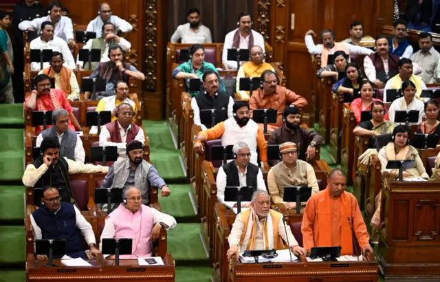 यूपी विधानसभा में योगी आदित्यनाथ