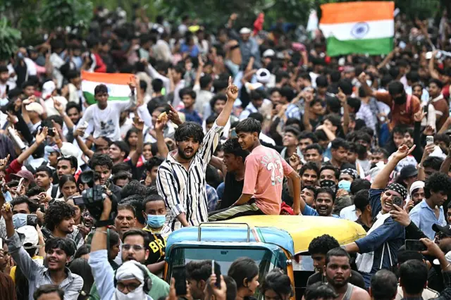 দিল্লিতে বিক্ষোভকারীদের ভিড় 