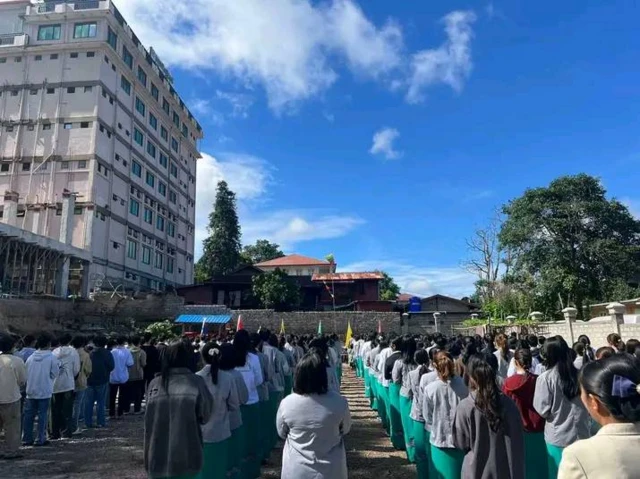 အောင်မြေသစ်ကျောင်းက ကျောင်းသားတချို့