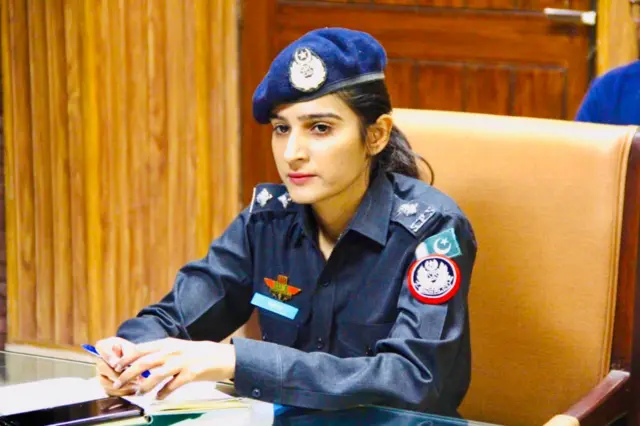 شکار پور کی خاتون ڈی ایس پی پارس بکھرانی اور ڈی ایس پی ڈاکٹر ظہور احمد سومرو