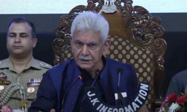 ਜੰਮੂ-ਕਸ਼ਮੀਰ ਦੇ ਲੈਫਟੀਨੈਂਟ ਗਵਰਨਰ ਮਨੋਜ ਸਿਨਹਾ