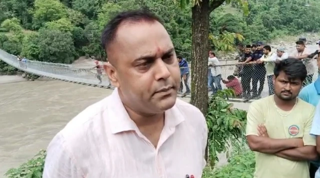 चितवनका प्रमुख जिल्ला अधिकारी इन्द्रदेव यादव 