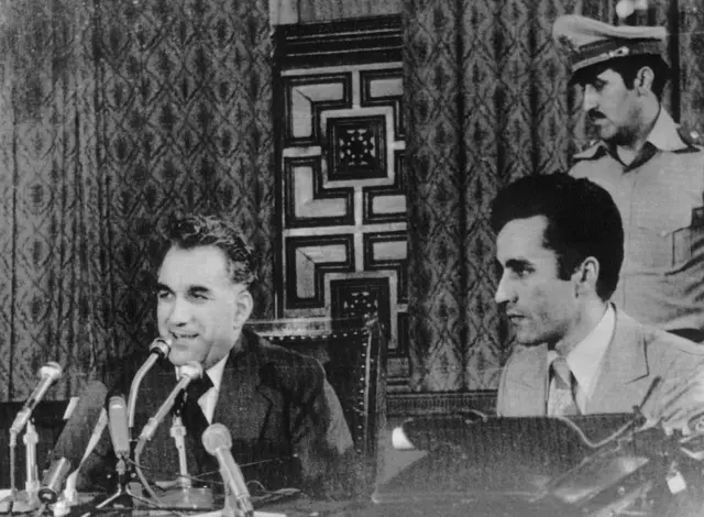 د هغه وخت افغان ولسمشر حفیظ الله امین د کورنۍ له ځینو غړو سره یو ځای په تاج‌بېګ ماڼۍ کې ووژل شو.