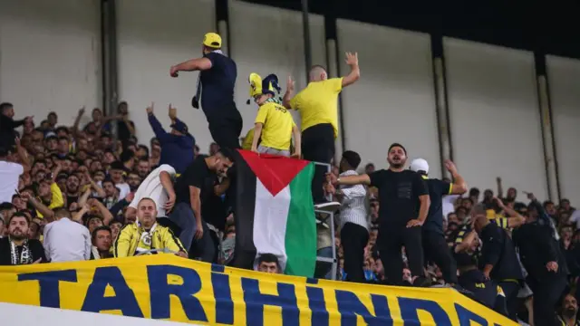 مشجعو فنارباخشه