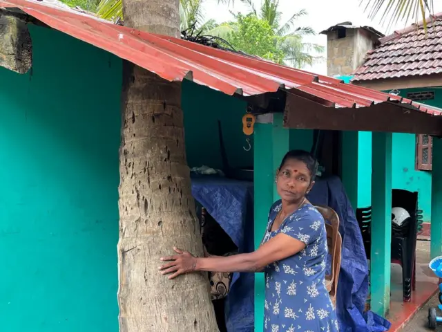 "මේ පොල්ගහ හිටෙව්වේ දුව ඒ නිසා මේ පොල්ගහ මම කැපුවේ නැහැ ගේ හදනකොට. මේ පොල්ගහ දූ තමයි කියලා හිතලා තමයි මම ඉන්නේ. මේක කපන්න හොඳ නැහැ, මේ ගහ මගේ දූ තමයි කියලා හිතාගෙන ඉන්නවා." යැයි කිලිනොච්චිය නගරයට ආසන්නව ම පිහිටි ආනන්දපුරම් ගම්මානයේ වෙසෙන, යෝගේෂ්වරම් විජය ලක්ෂ්මි මව අප වෙත පැවසුවාය.