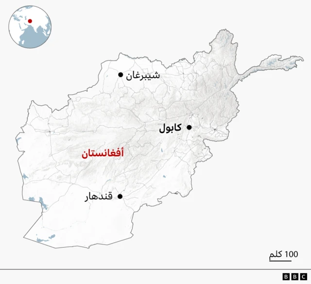 خريطة من تصميم بي بي سي لأفغانستان (مكتوبة باللون الأحمر) تظهر ولايات قندهار وكابول وشيبرغان (مكتوبة باللون الأسود)