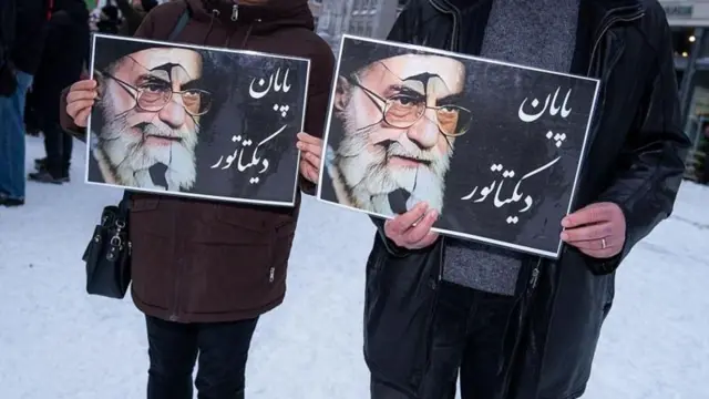 علی خامنه ای