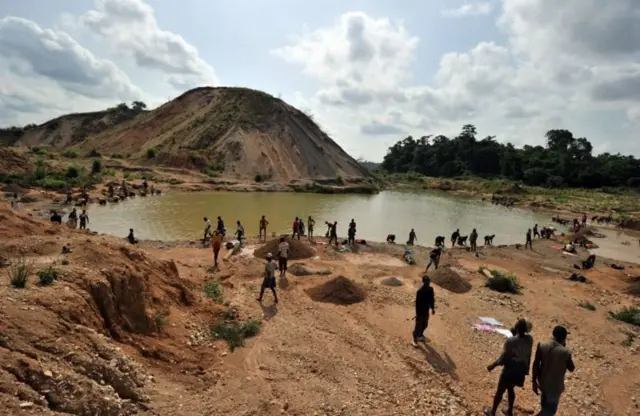 Abakoresha b'abacukuzi ni bo batwara igice kinini 