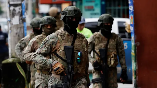 Эквадорские военные.
