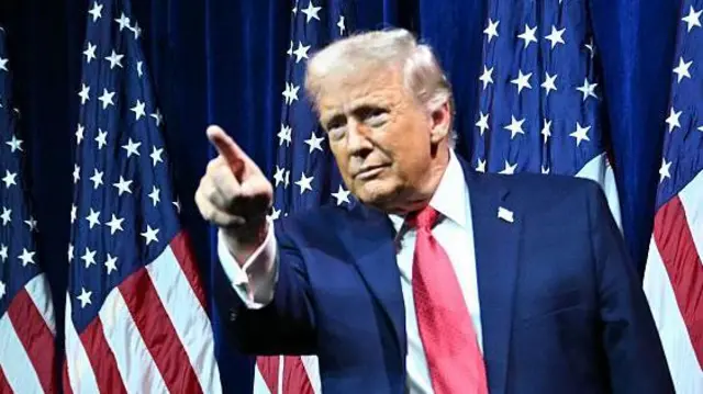 डोनाल्ड ट्रंप