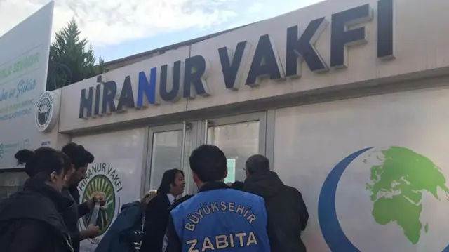 Vakfın İstanbul Sancaktepe'deki binası da İBB tarafından mühürlendi