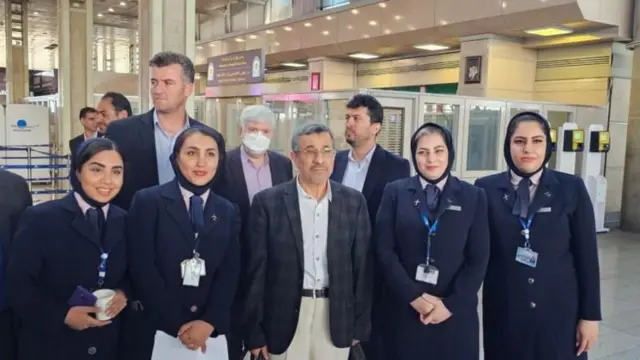 حضور چند ساعته محمود احمدینژاد در فرودگاه