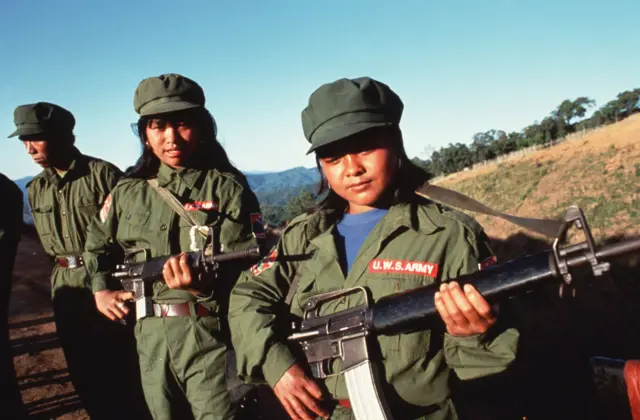 ဝ၊ ကိုးကန့် စတဲ့ တပ်တွေ အပစ်ရပ်ချိန်နဲ့ ဒေါ်အောင်ဆန်းစုကြည် နိုင်ငံရေးထဲ ၀င်ချိန် တိုက်ဆိုင်