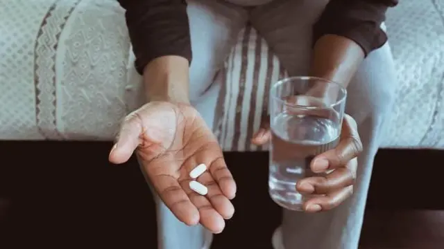 Certains médicaments, comme le paracétamol, n’ont pas suffisamment d’études pour être indiqués (ou non) pour traiter les lombalgies.