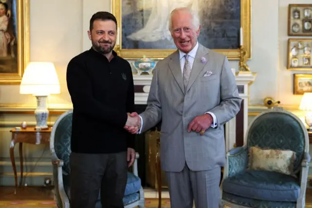Zelenskiy, İngiltere Kralı 3. Charles ile bir araya geldi.
