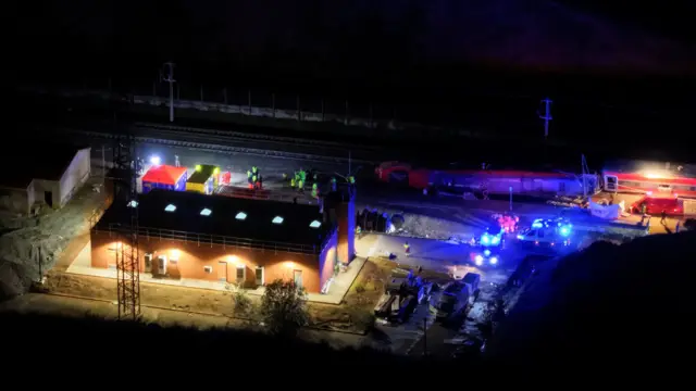 تصاویری که با پهپاد از محل برخورد دو قطار گرفته شده است