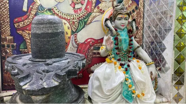 घोटकी में मंदिर