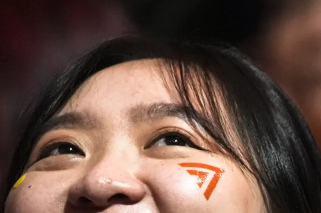 "ด้อมส้ม"