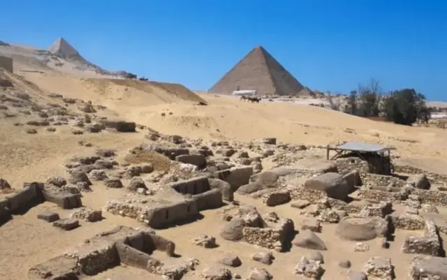 Ƙaburburan ma'aikatan da suka gina dalar da ke kusa da dala-dalar Giza