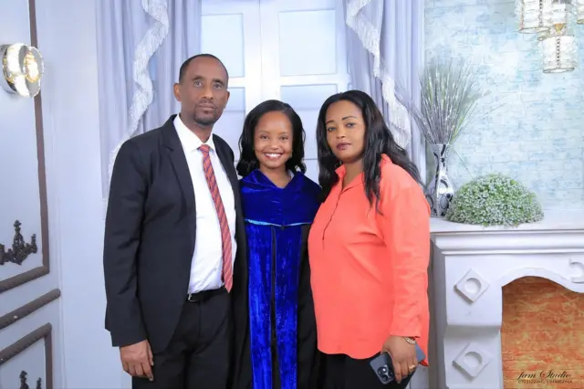 Dr Hanii miseensoota maatii waliin