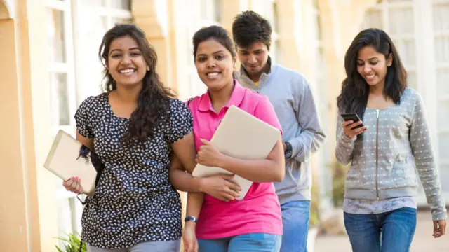 கல்லூரியில் சேர என்னென்ன அரசு உதவித்தொகைகள், சலுகைகள் உள்ளன?