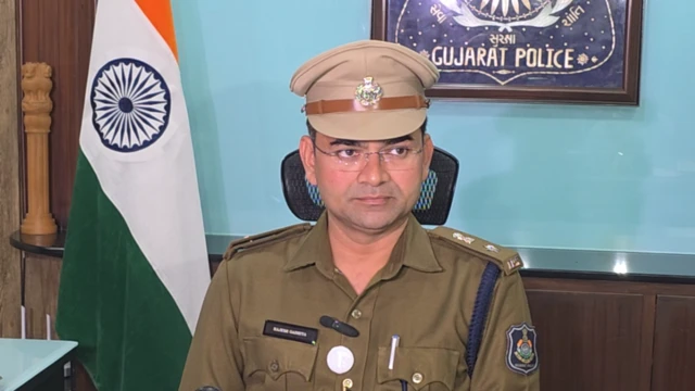 બીબીસી ગુજરાતી ગુજરાત ઝેરી શરાબ લઠ્ઠો પોલીસ નડિયાદ હોસ્પિટલ