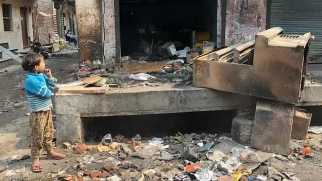 दंगलीत 54 जणांचा मृत्यू झाला होता, मृतांमध्ये बहुतांशजण मुस्लीम होते.