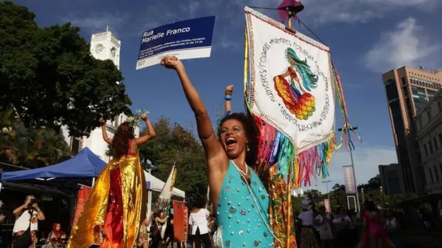 Desfile do Mulheres Rodadas