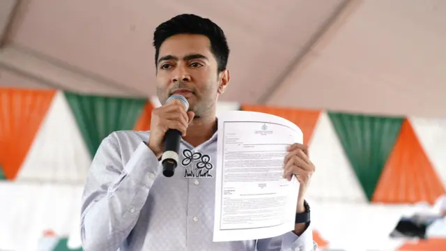 ভোটের প্রচারে অভিষেক ব্যানার্জী 