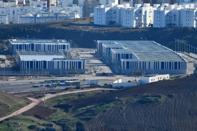 المغرب يبني منطقة تجارة حرة بجوار سبتة