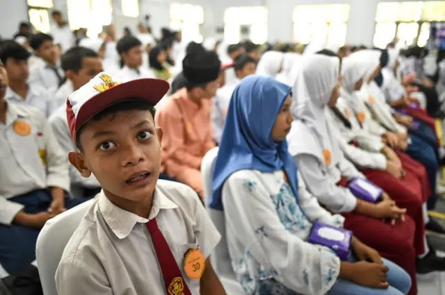 Saifullah mengatakan program Sekolah Rakyat merupakan program berkelanjutan yang manfaatnya tidak hanya dirasakan langsung oleh para siswa namun juga keluarga karena akan disertai beberapa program penunjang lain, di antaranya Program Pemberdayaan, Program 3 Juta Rumah, dan Program Jaminan Kesehatan.