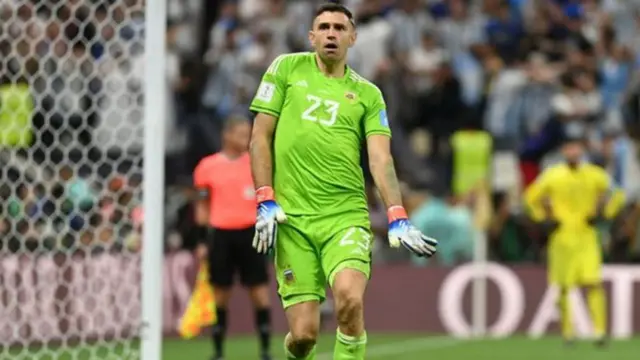 எமிலியானோ மார்டினெஸ்