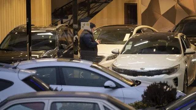 یک نمایشگاه خودرو در شمال تهران