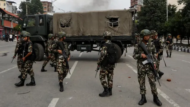 काठमाण्डूको सडकमा सेना