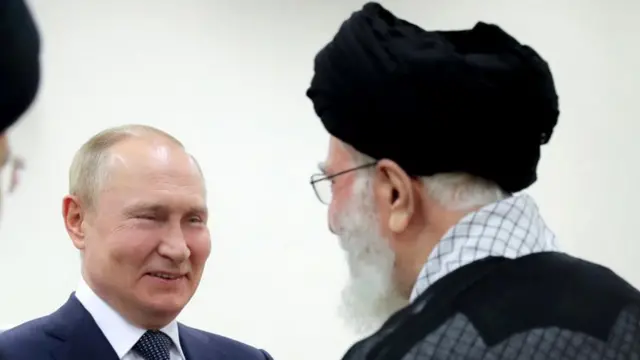 آقای خامنه ای با تایید ضمنی حمله روسیه به اوکراین گفته بود «اگر راه مقابل ناتو باز باشد، حد و مرزی نمی‌شناسد و اگر جلوی آن در اوکراین گرفته نمی‌شد، مدتی بعد به بهانه کریمه، همین جنگ را به راه می‌انداخت.»