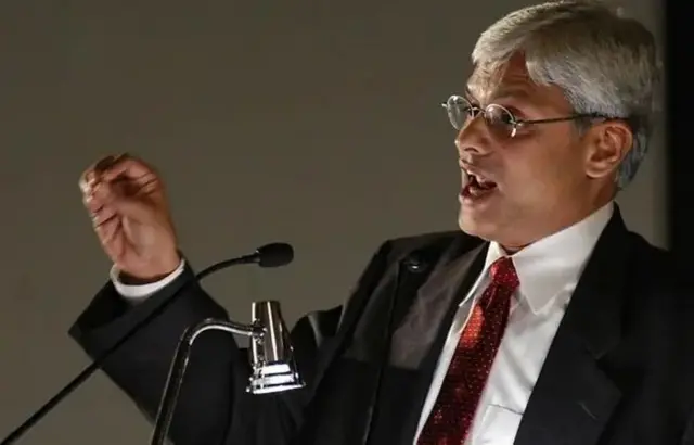 অ্যাশলে জে টেলিস।