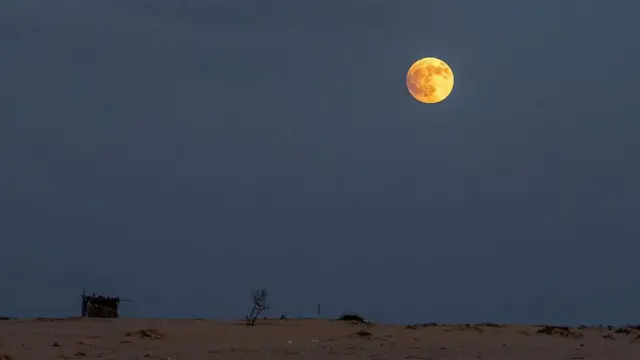 చంద్ర గ్రహణం, భూమి, చంద్రుడు, బ్లడ్ మూన్, తెహ్రాన్