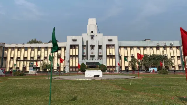 রাজশাহী বিশ্ববিদ্যালয়। 