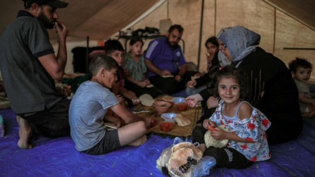 Família comendo dentroapostas sul americanatenda 