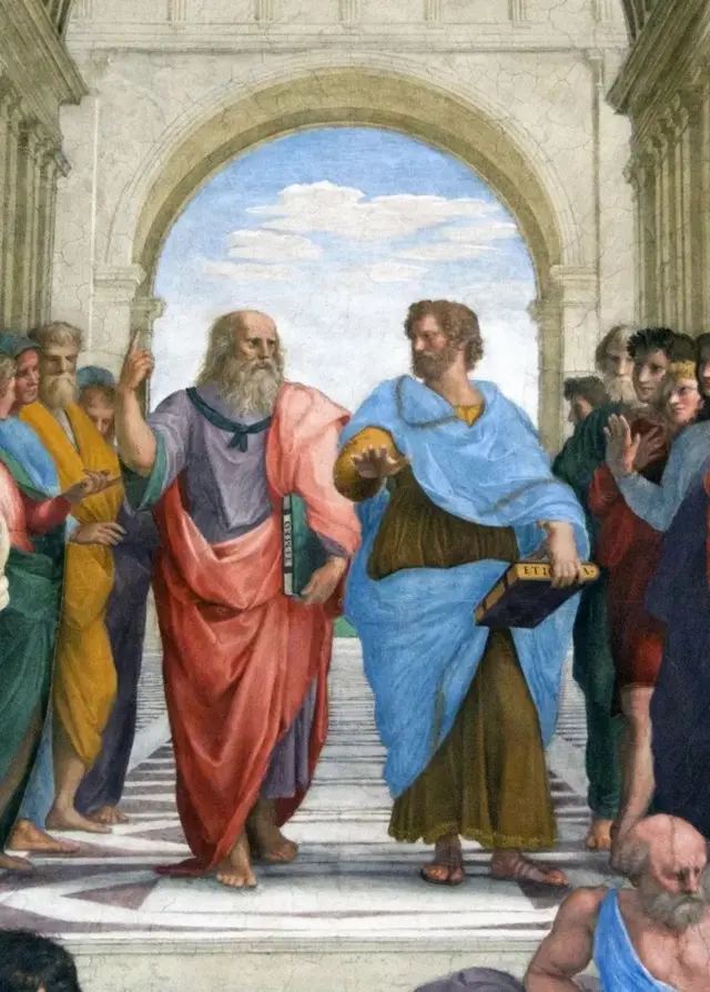 Ishusho izwi nka “The School of Athens” ya Raphael, aho Plato wambaye igishura gitukura na Aristotle wambaye icy’ubururu, bari hagati