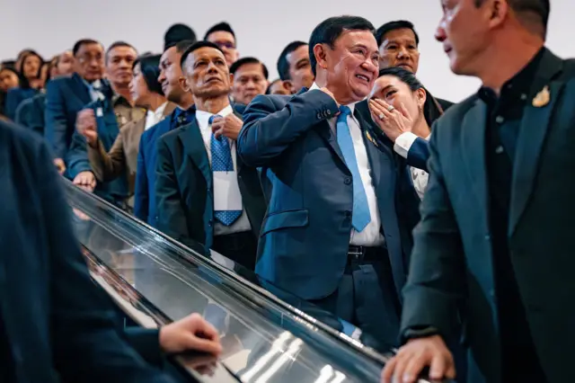 2 นายกฯ ชินวัตร ในงานเสวนา "ปลดล็อกประเทศไทย" จัดโดย อสมท. เมื่อ 18 ก.ค. 2568