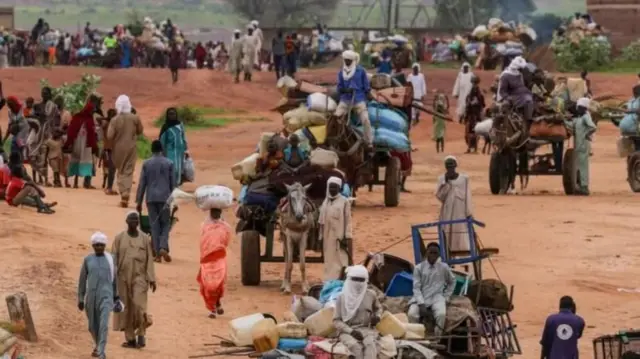 Dadka ayaa nolo u raadsaday meelo kale