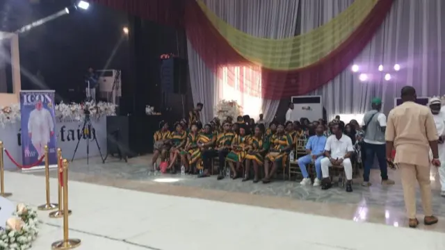 Ndị bịara n'ọgbakọ ịkwanyere Uma Ukpai ugwu ikpeazụ.