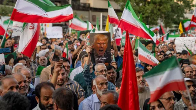 ট্রাম্প এবং যুক্তরাষ্ট্রবিরােধী মিছিল