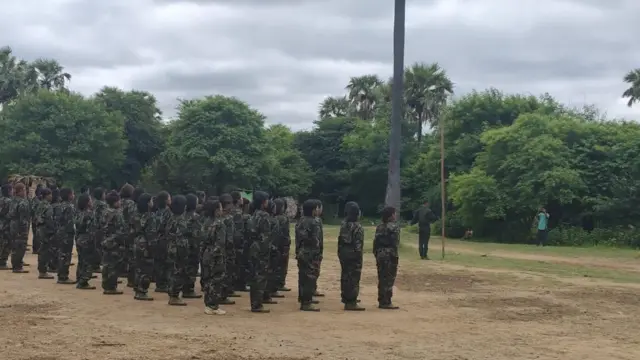 တော်လှန်ရေးတပ်ဖွဲ့တွေအတွက် လက်နက်အင်အားမမျှတတာတွေက အဓိက လိုအပ်ချက် ဖြစ်နေတယ်လို့ ပြောပါတယ်။